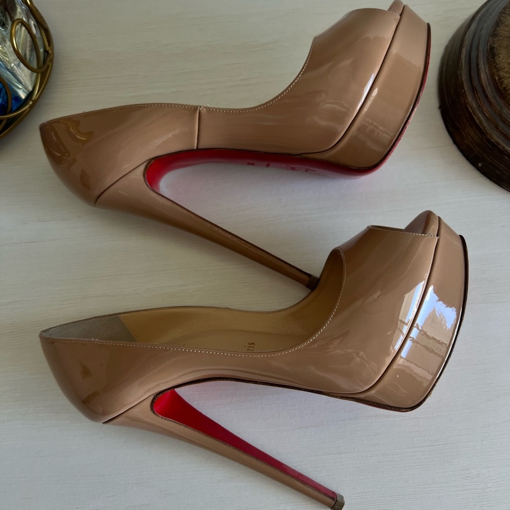 Christian louboutin lady peep